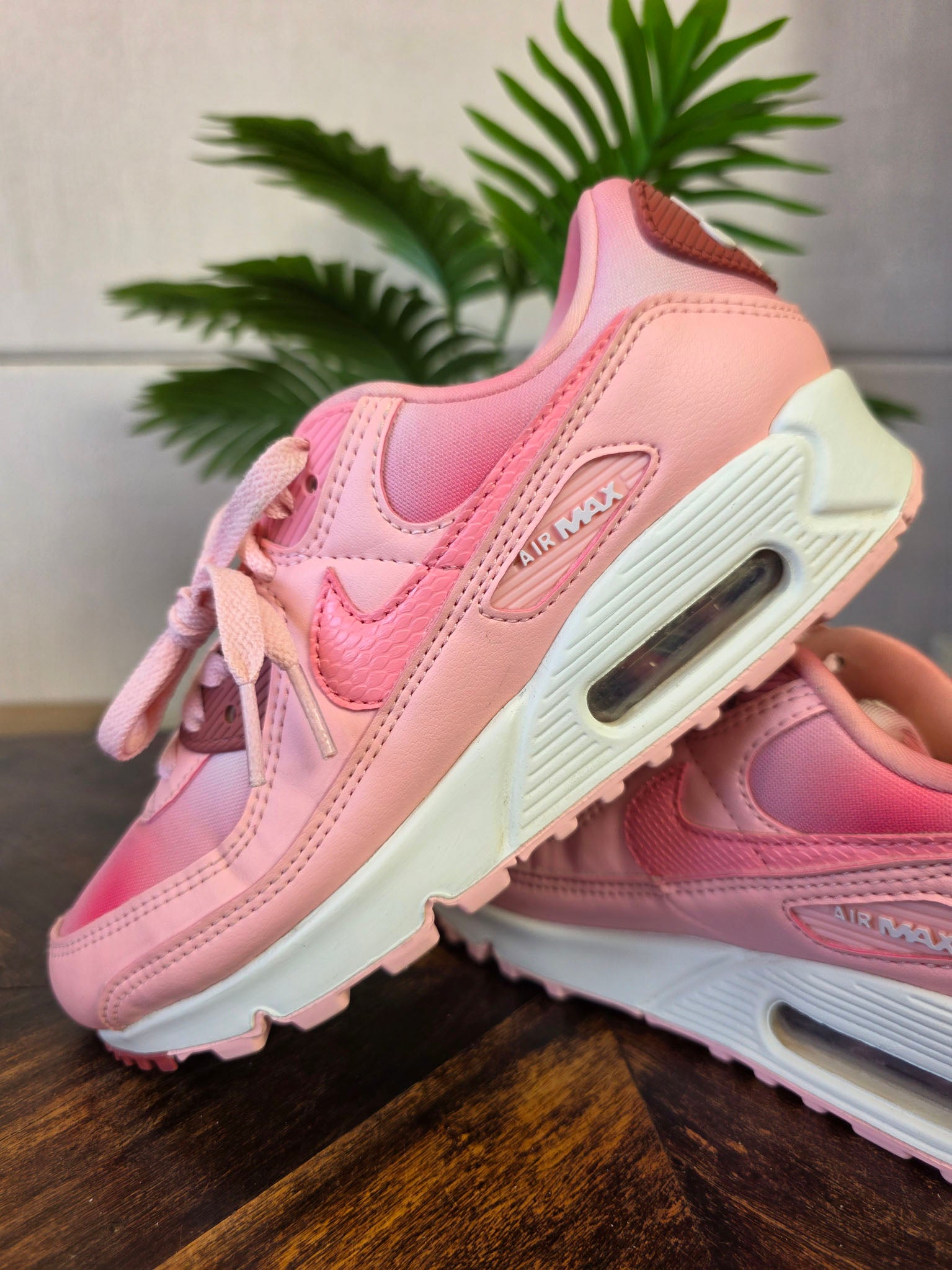 Nike Air Max 90 Airbrushed Pink maat 36,5