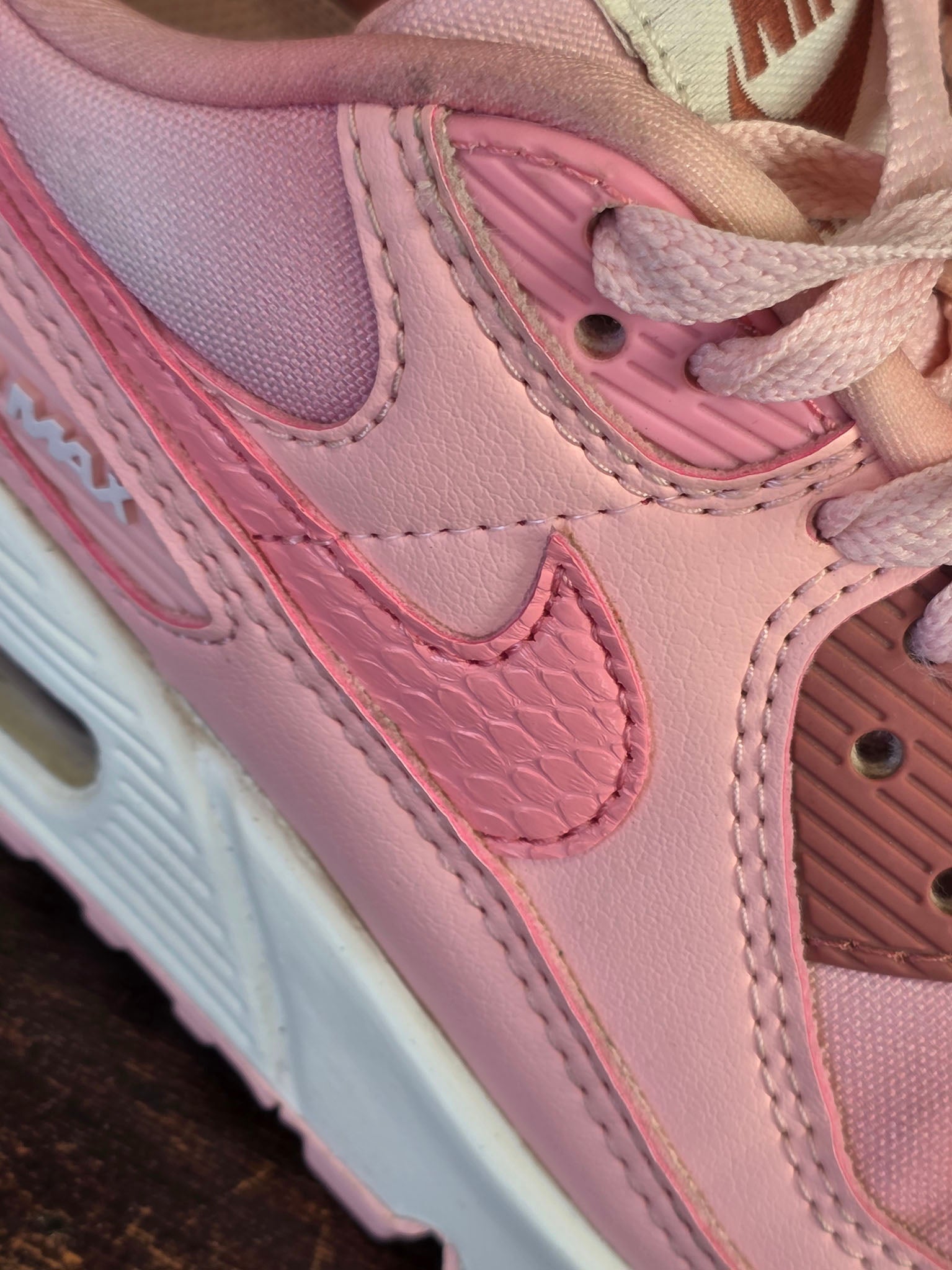 Nike Air Max 90 Airbrushed Pink maat 36,5