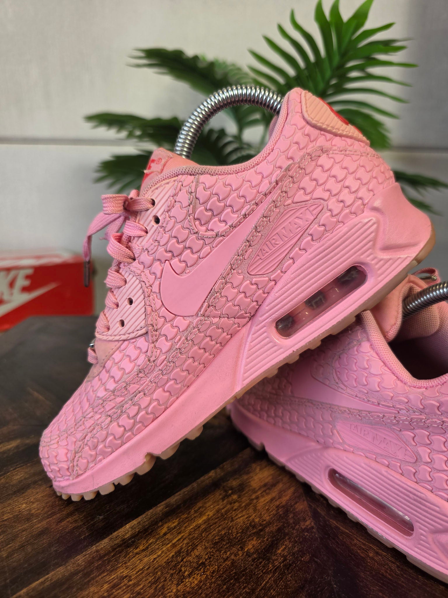 Nike Air Max 90 Shangai Must Win Cake maat 37,5