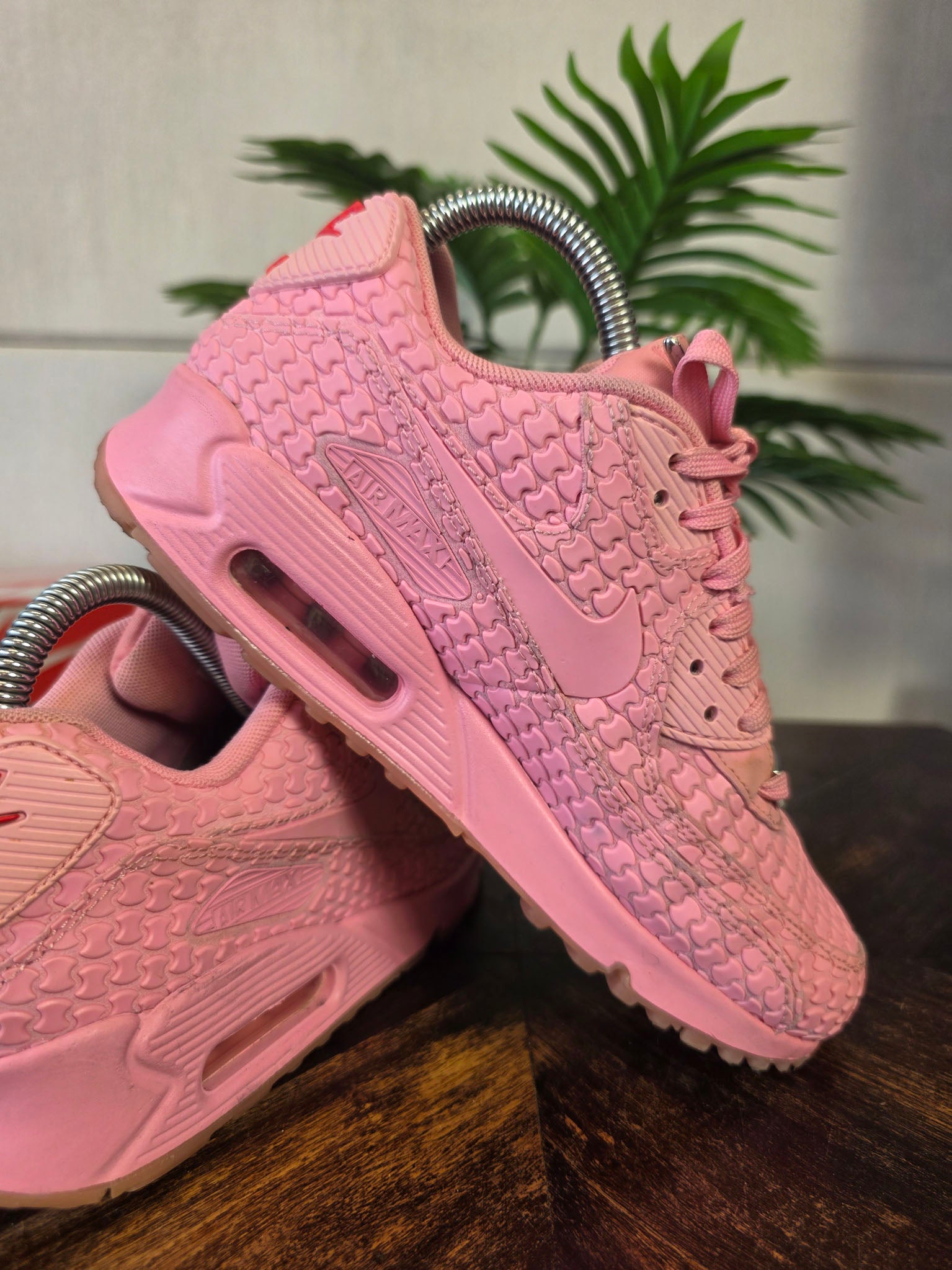 Nike Air Max 90 Shangai Must Win Cake maat 37,5