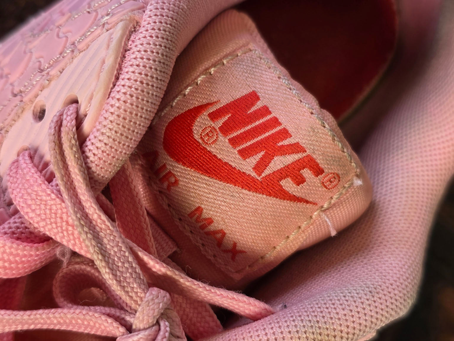Nike Air Max 90 Shangai Must Win Cake maat 37,5