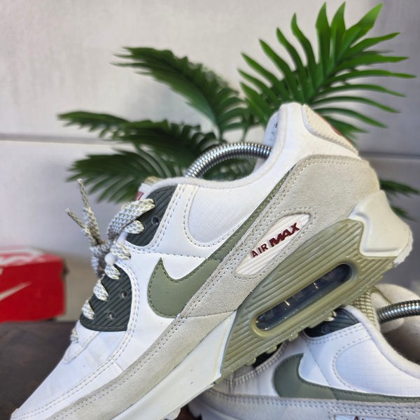 Nike Air Max 90 Phantom Neutral Olive maat 42