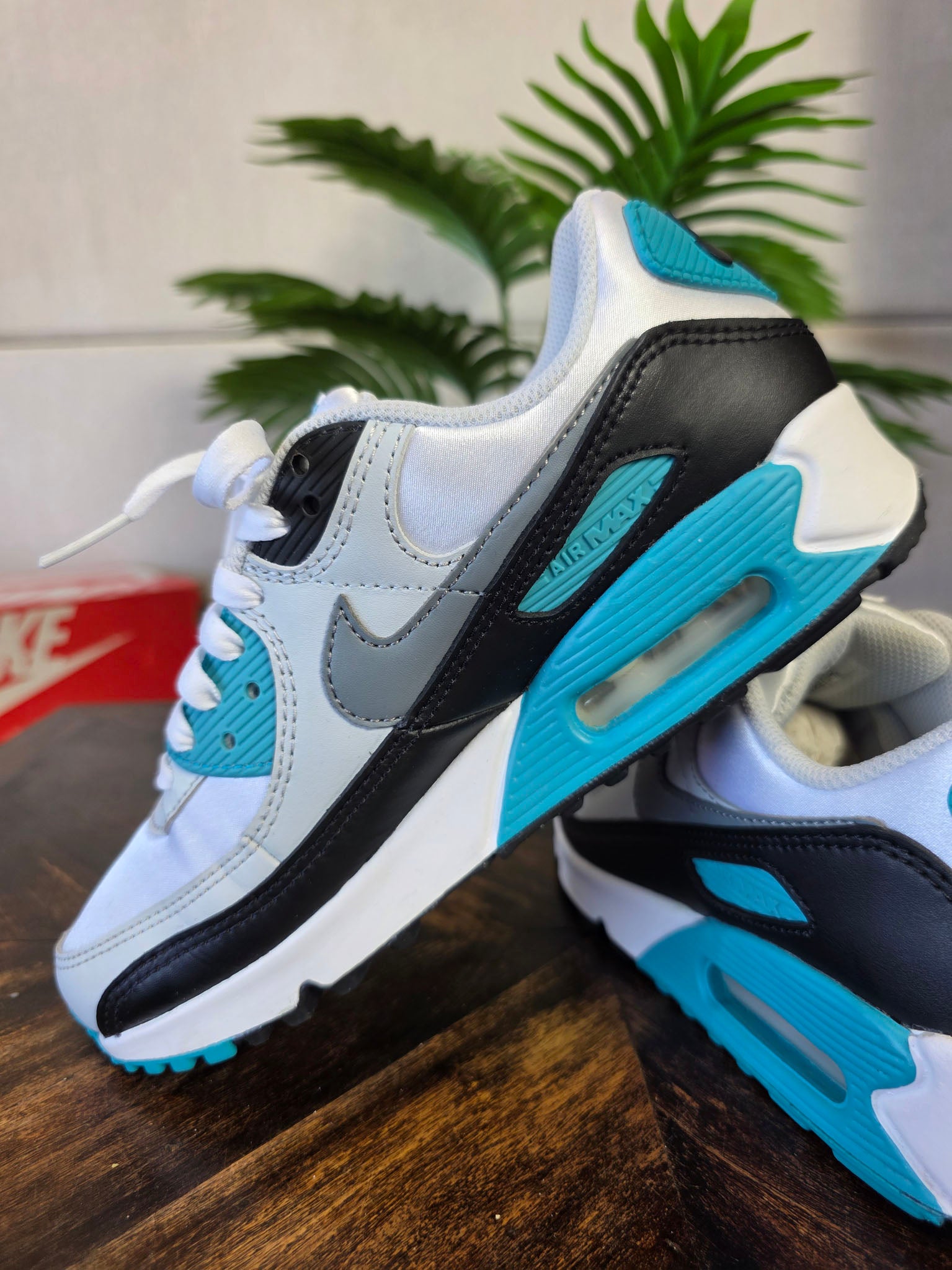 Nike Air Max 90 Teal Nebula maat 37,5