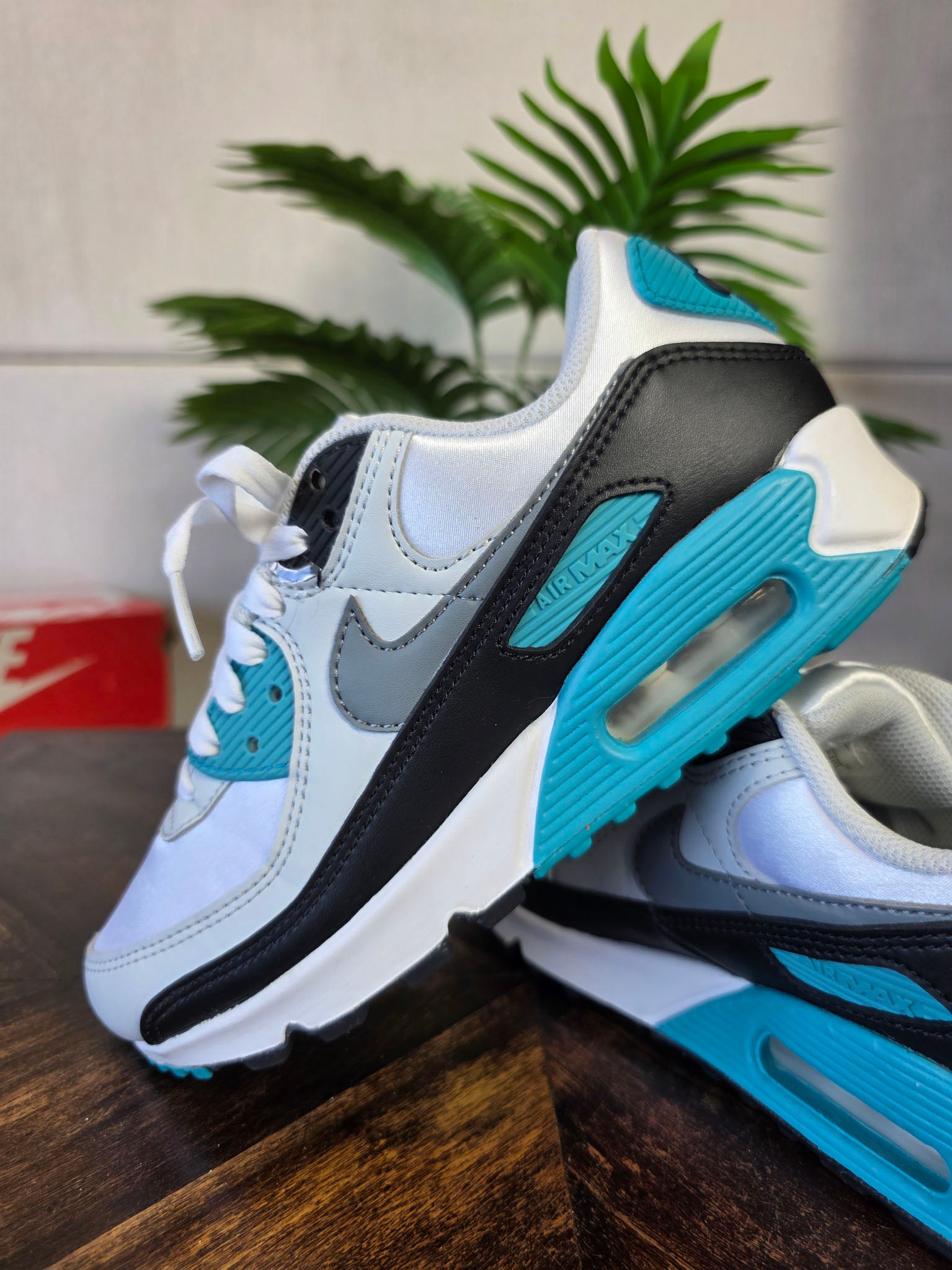 Nike Air Max 90 Teal Nebula maat 37,5