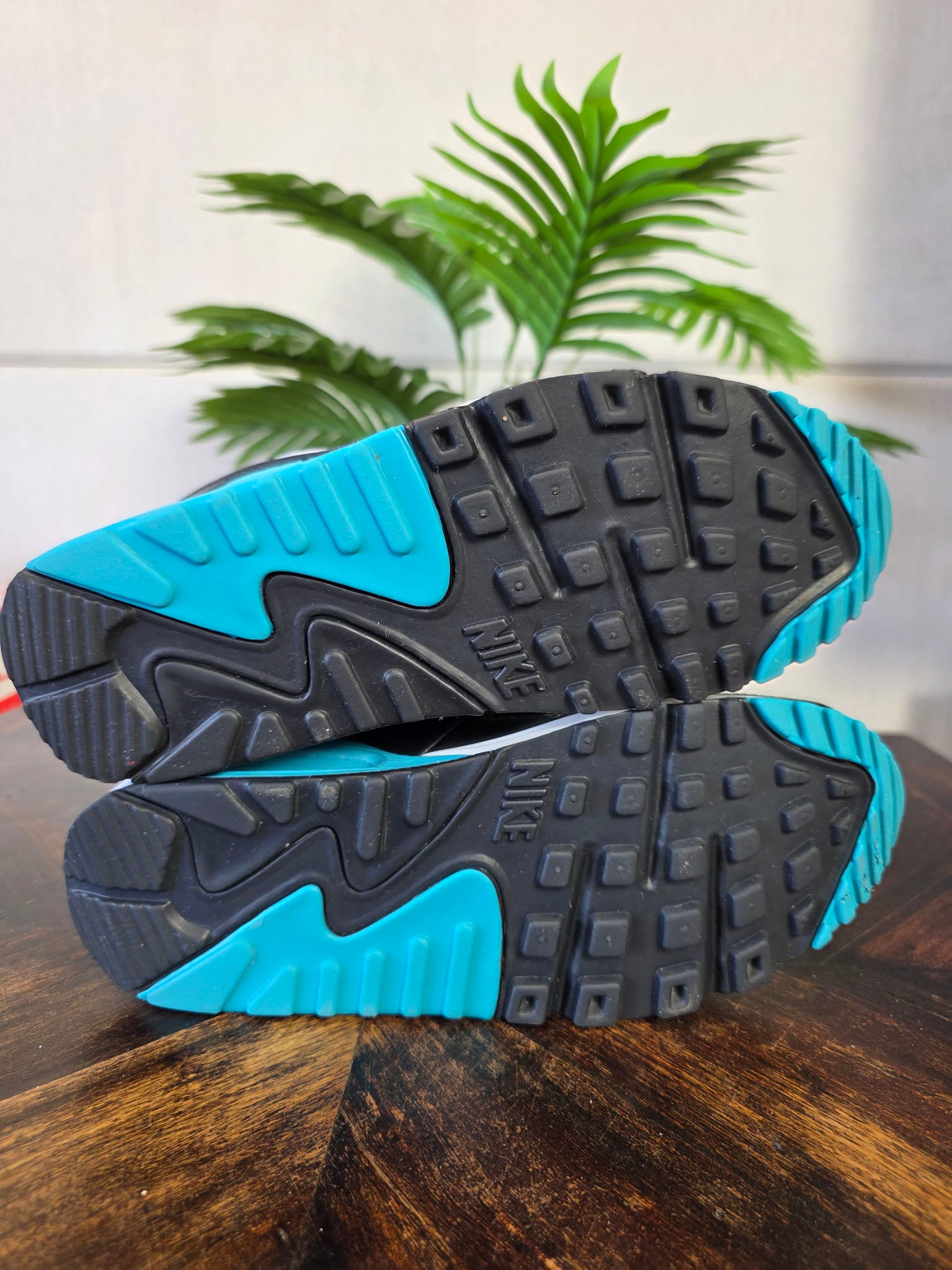 Nike Air Max 90 Teal Nebula maat 37,5