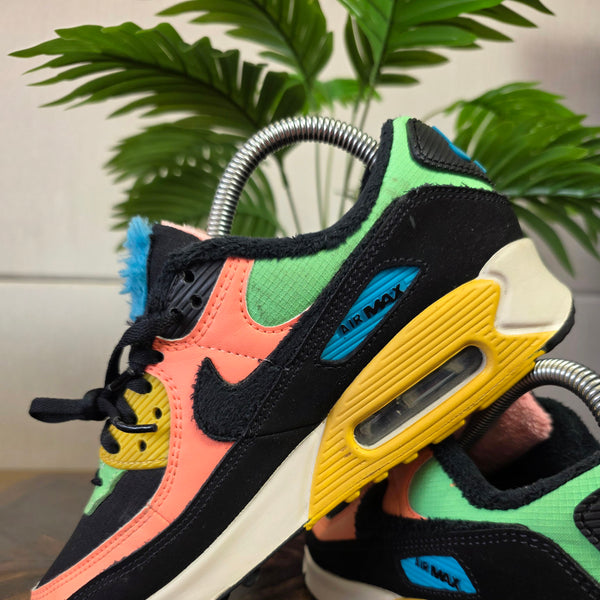 Nike Air Max 90 in Atomic Pink Solar Flare maat 38