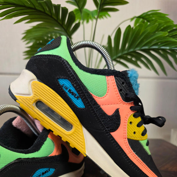 Nike Air Max 90 in Atomic Pink Solar Flare maat 38