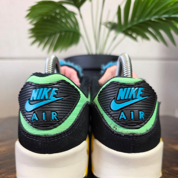 Nike Air Max 90 in Atomic Pink Solar Flare maat 38
