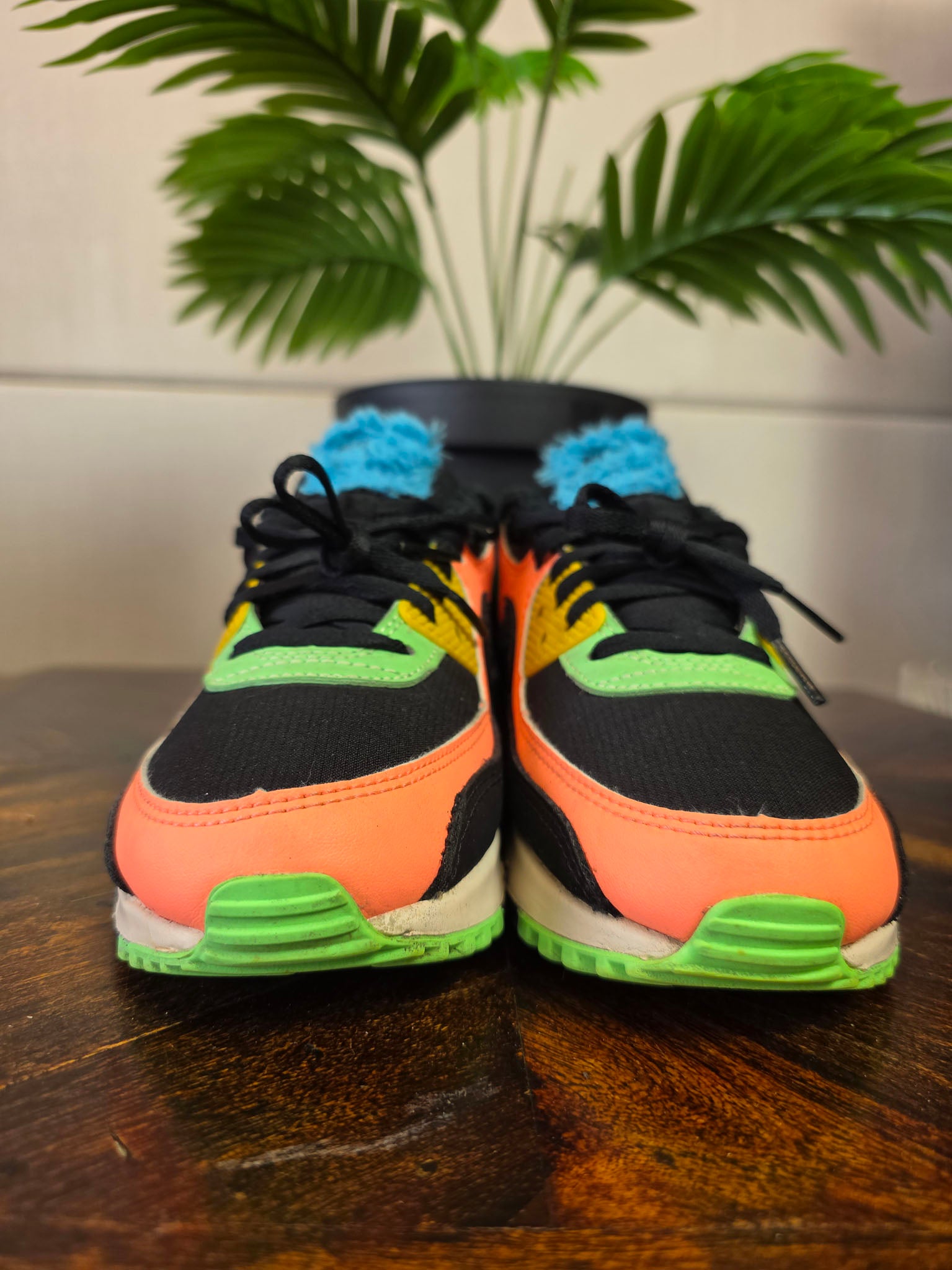 Nike Air Max 90 in Atomic Pink Solar Flare maat 38