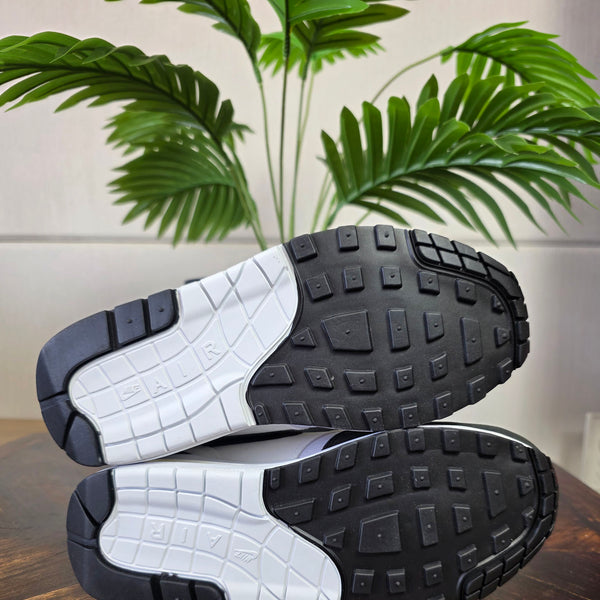 Nike Air Max 1 White Black maat 37,5