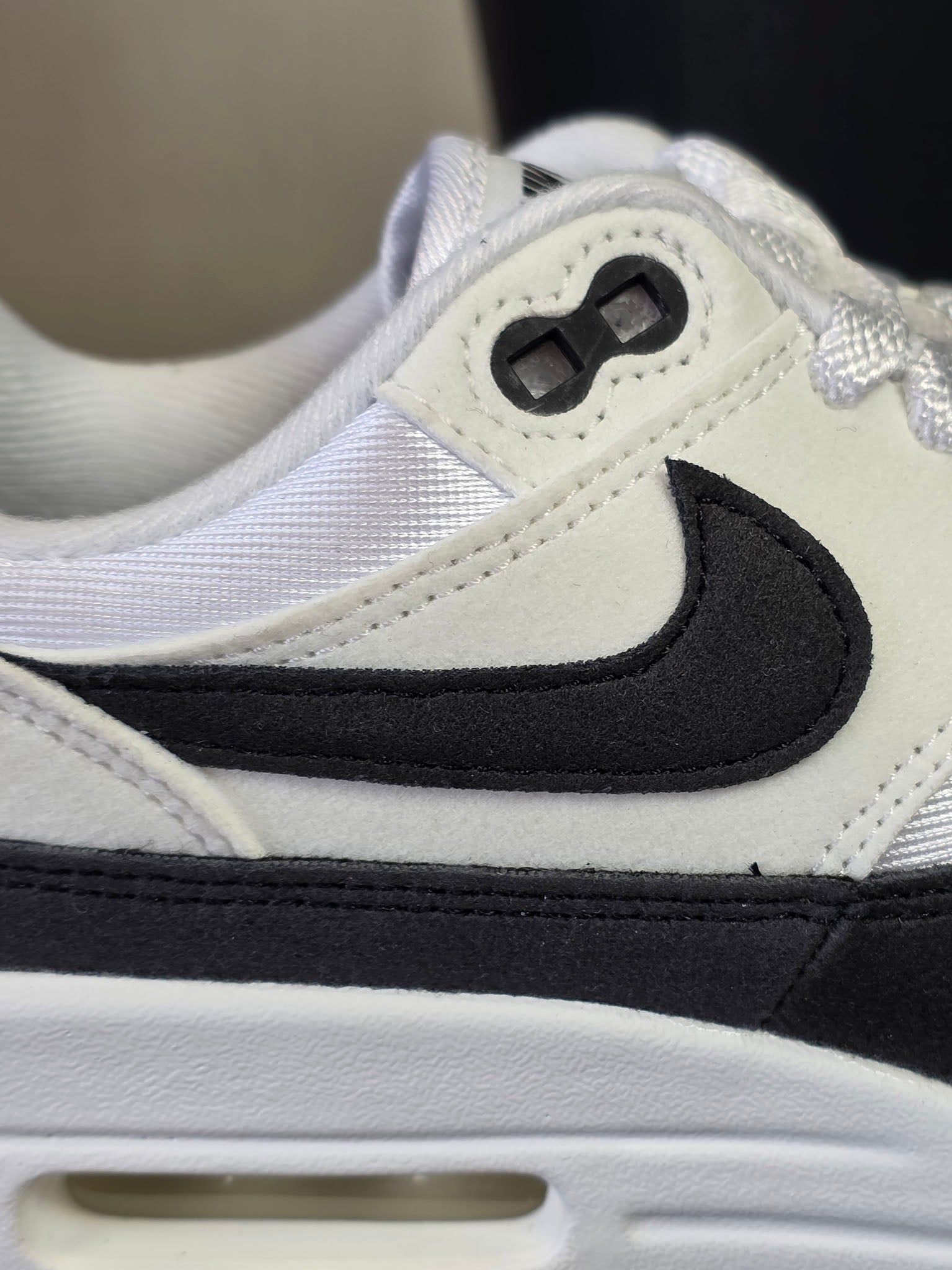 Nike Air Max 1 White Black maat 37,5
