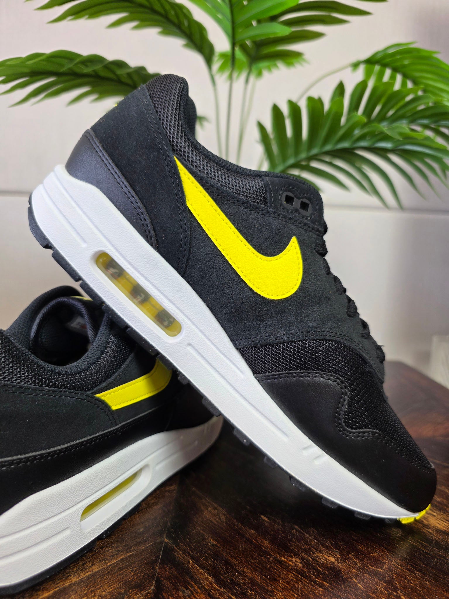 Nike Air Max 1 Black Opti Yellow maat 44