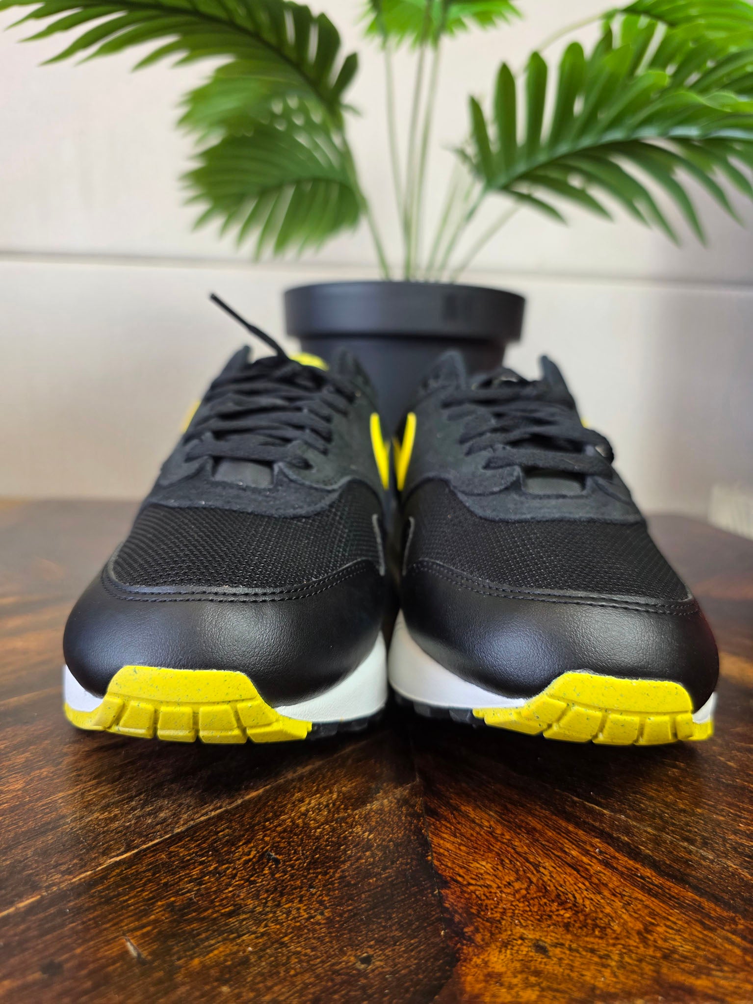Nike Air Max 1 Black Opti Yellow maat 44