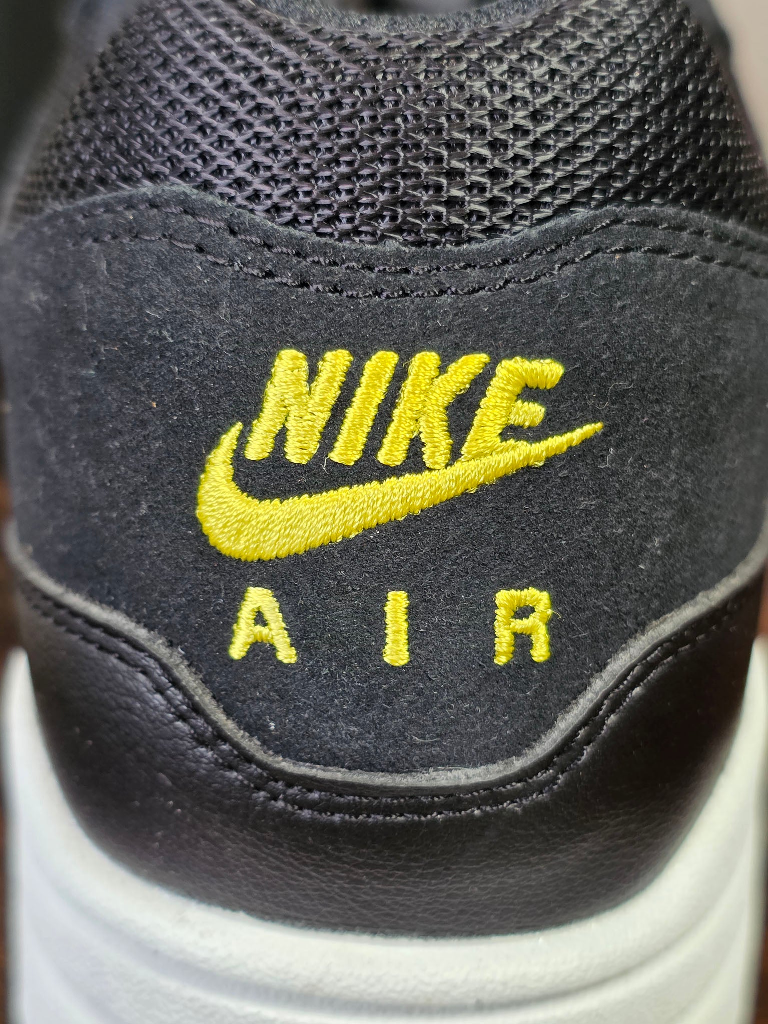 Nike Air Max 1 Black Opti Yellow maat 44