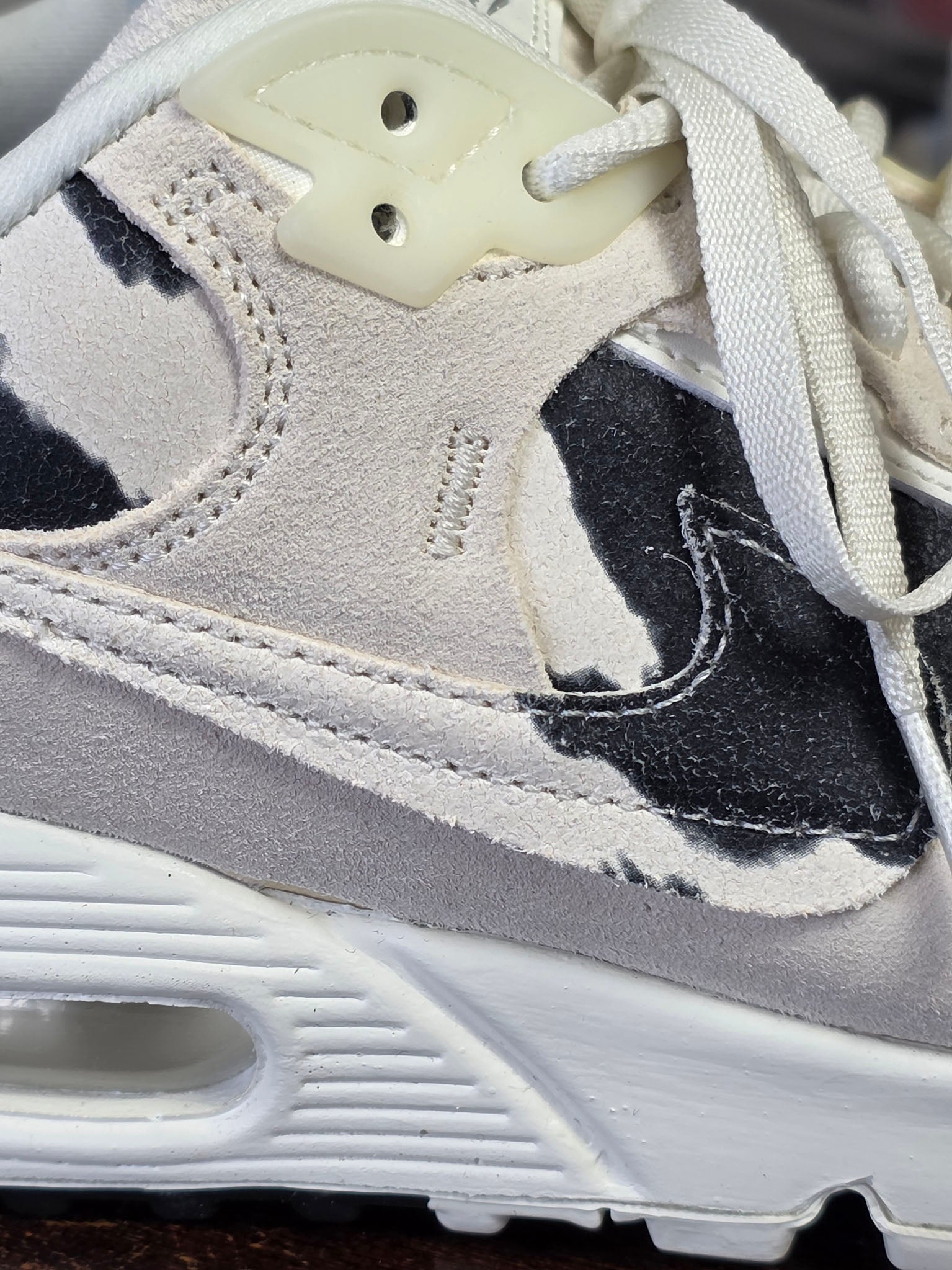 Nike Air Max 90 Futura Cow Print maat 40