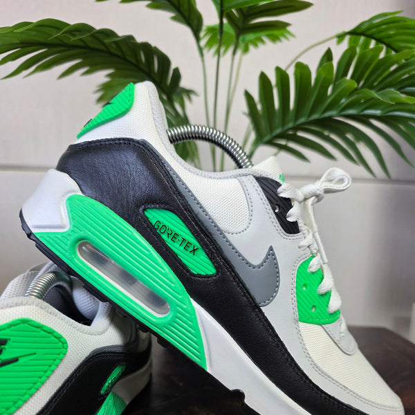 Nike Air Max 90 Gore-Tex Lucky Green maat 42