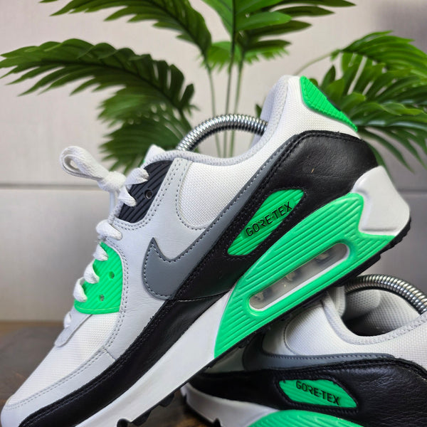 Nike Air Max 90 Gore-Tex Lucky Green maat 42