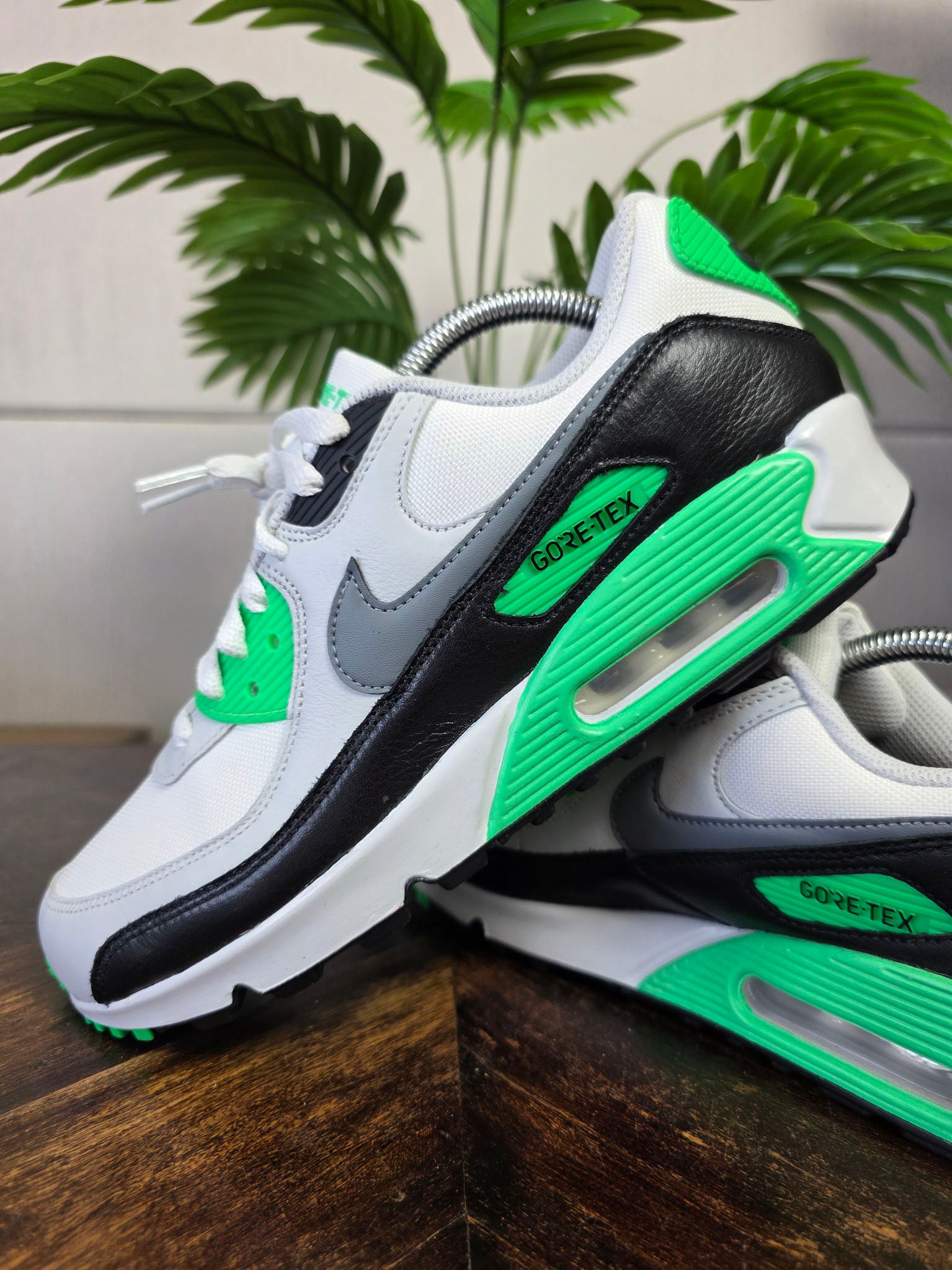 Nike Air Max 90 Gore-Tex Lucky Green maat 42