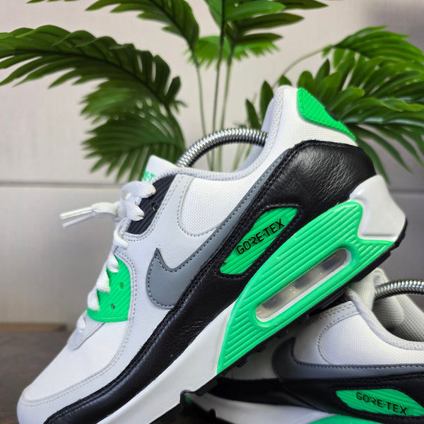 Nike Air Max 90 Gore-Tex Lucky Green maat 42