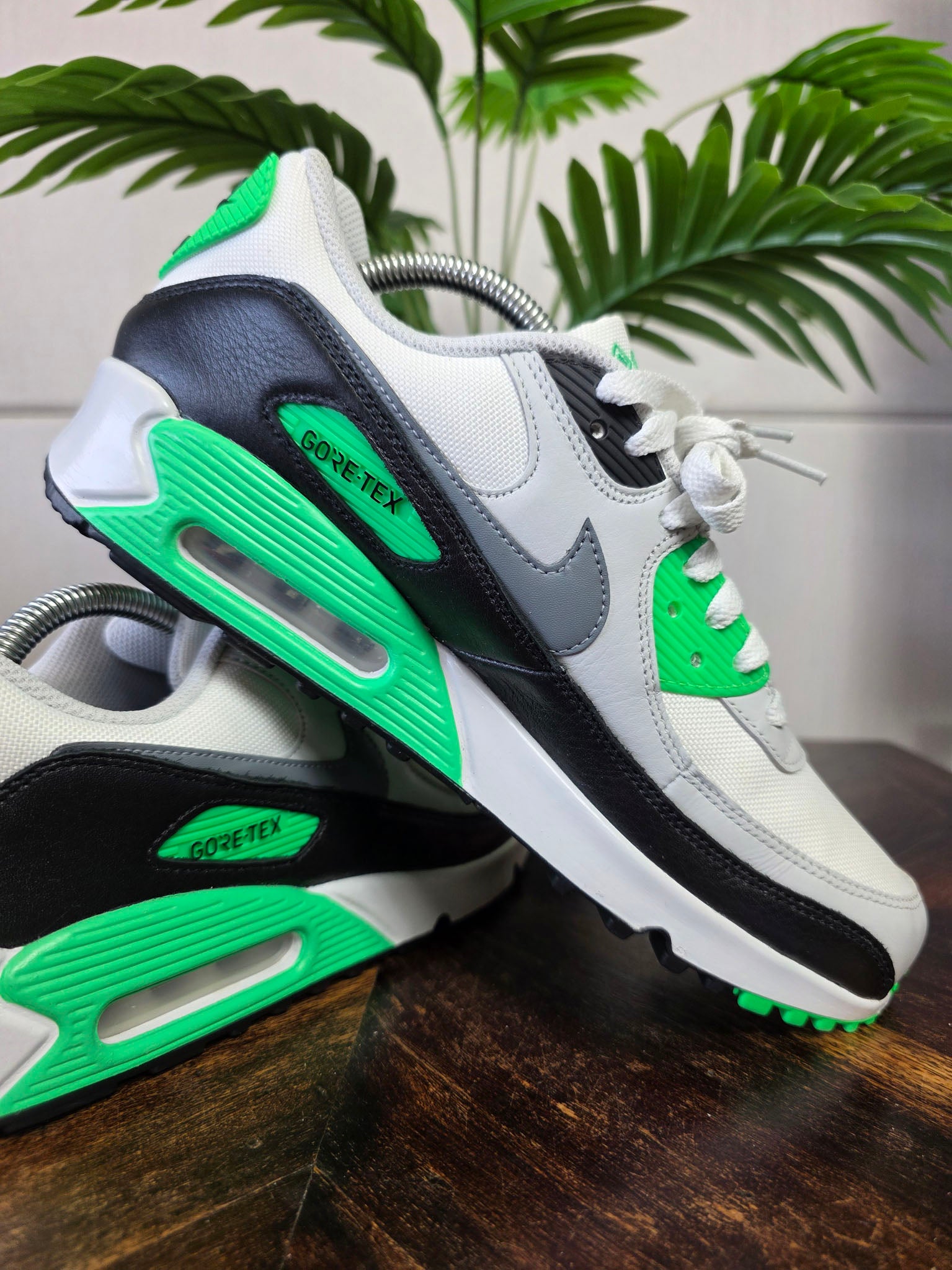 Nike Air Max 90 Gore-Tex Lucky Green maat 42