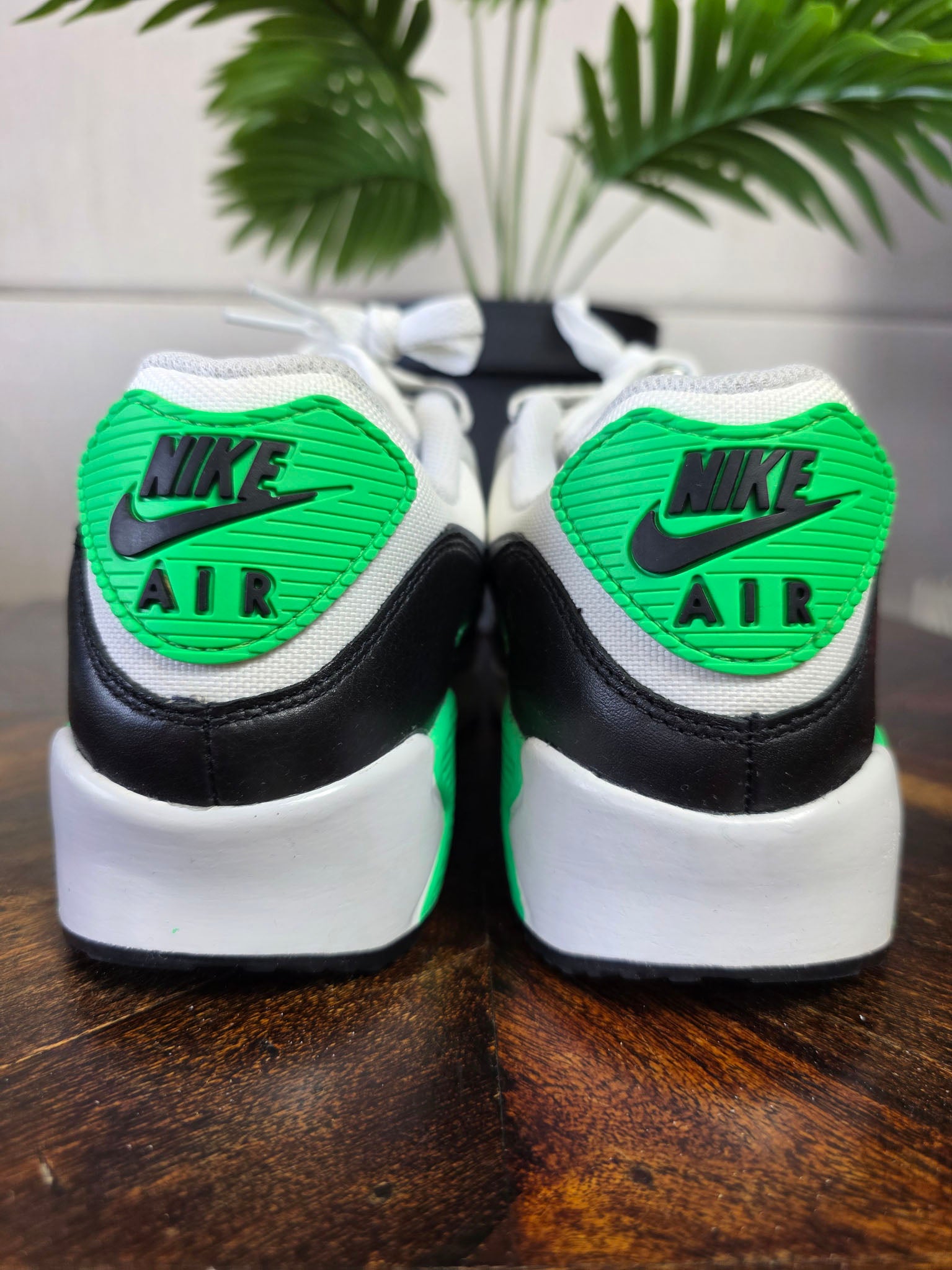 Nike Air Max 90 Gore-Tex Lucky Green maat 42