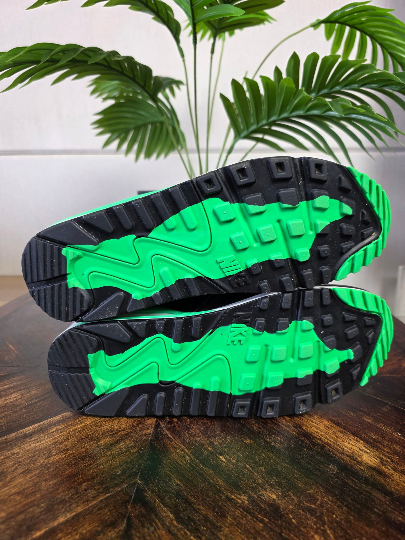 Nike Air Max 90 Gore-Tex Lucky Green maat 42