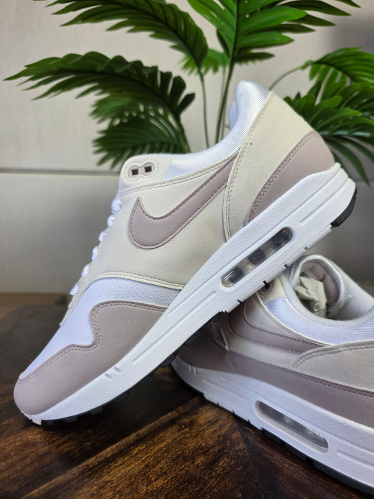 Nike Air Max 1 Platinum Violet maat 45,5