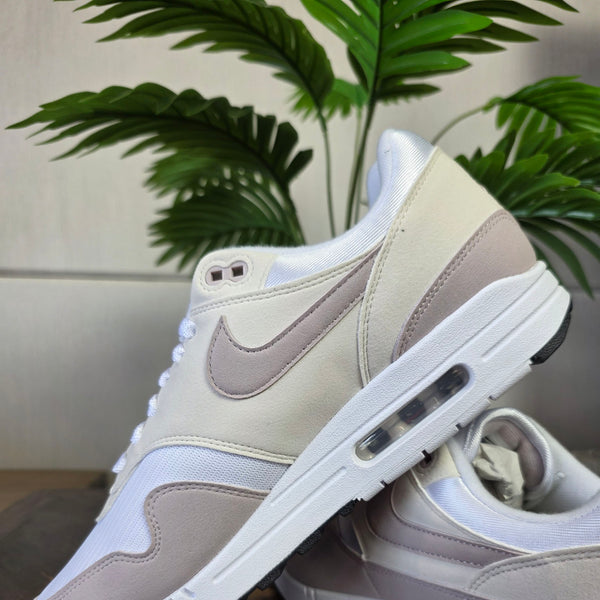 Nike Air Max 1 Platinum Violet maat 45,5