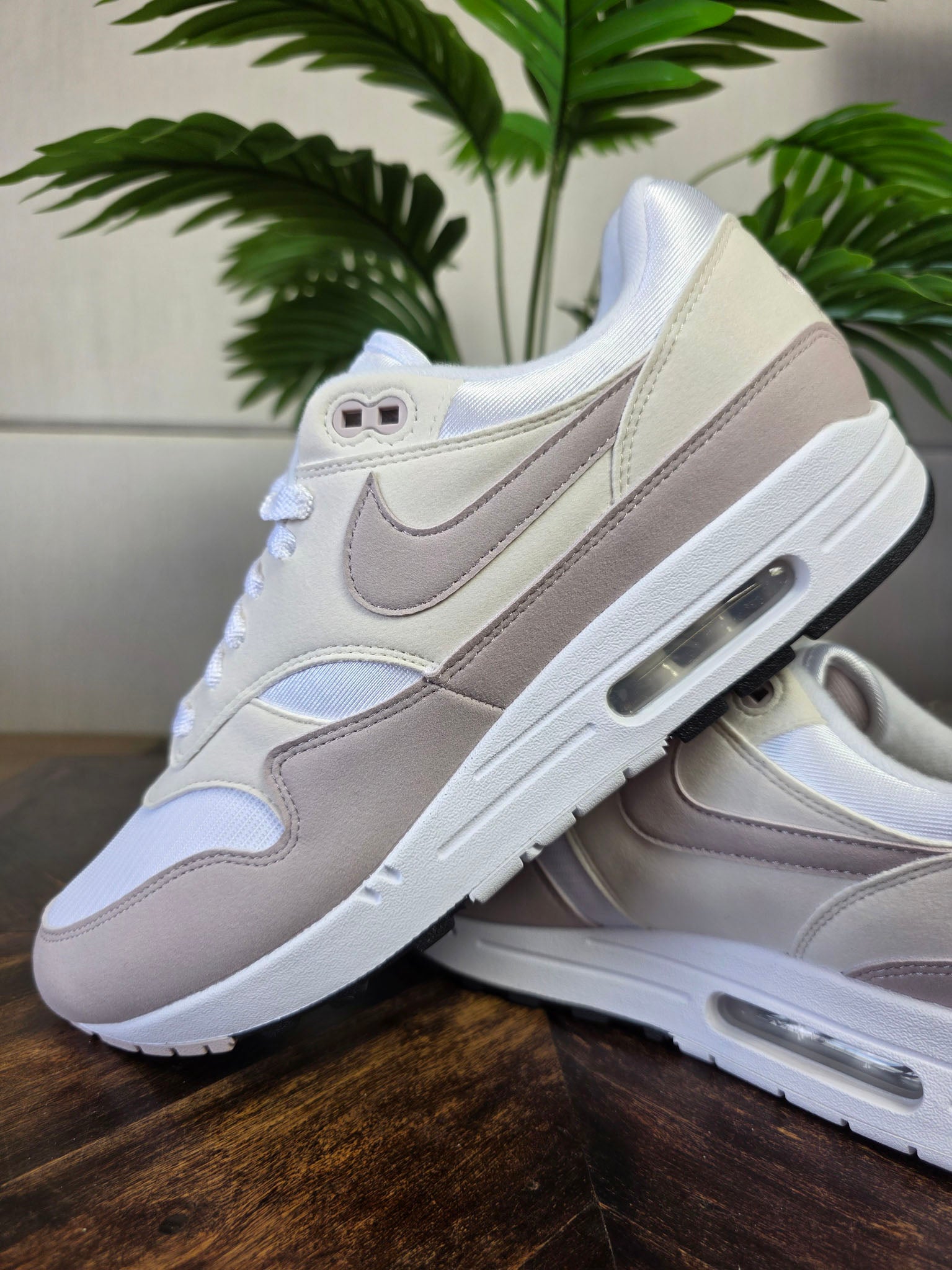 Nike Air Max 1 Platinum Violet maat 45,5