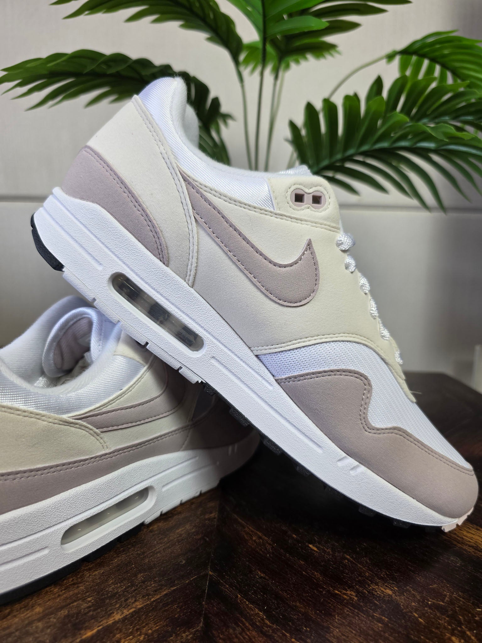 Nike Air Max 1 Platinum Violet maat 45,5