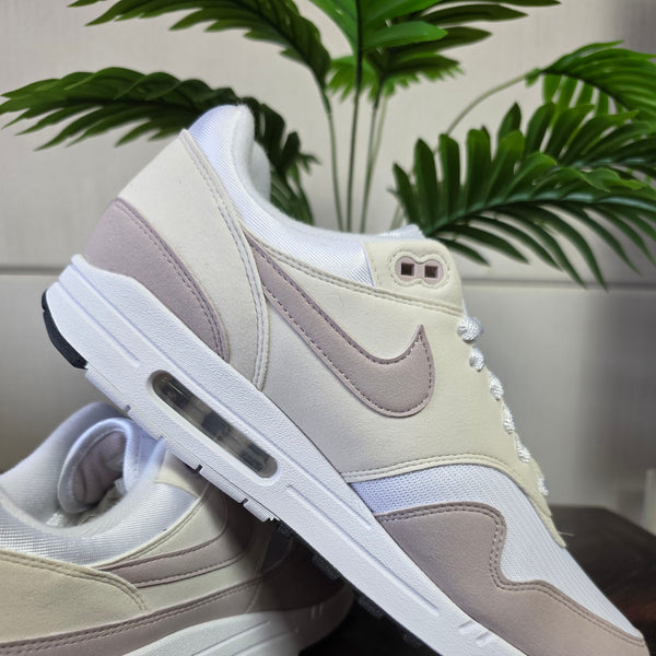 Nike Air Max 1 Platinum Violet maat 45,5