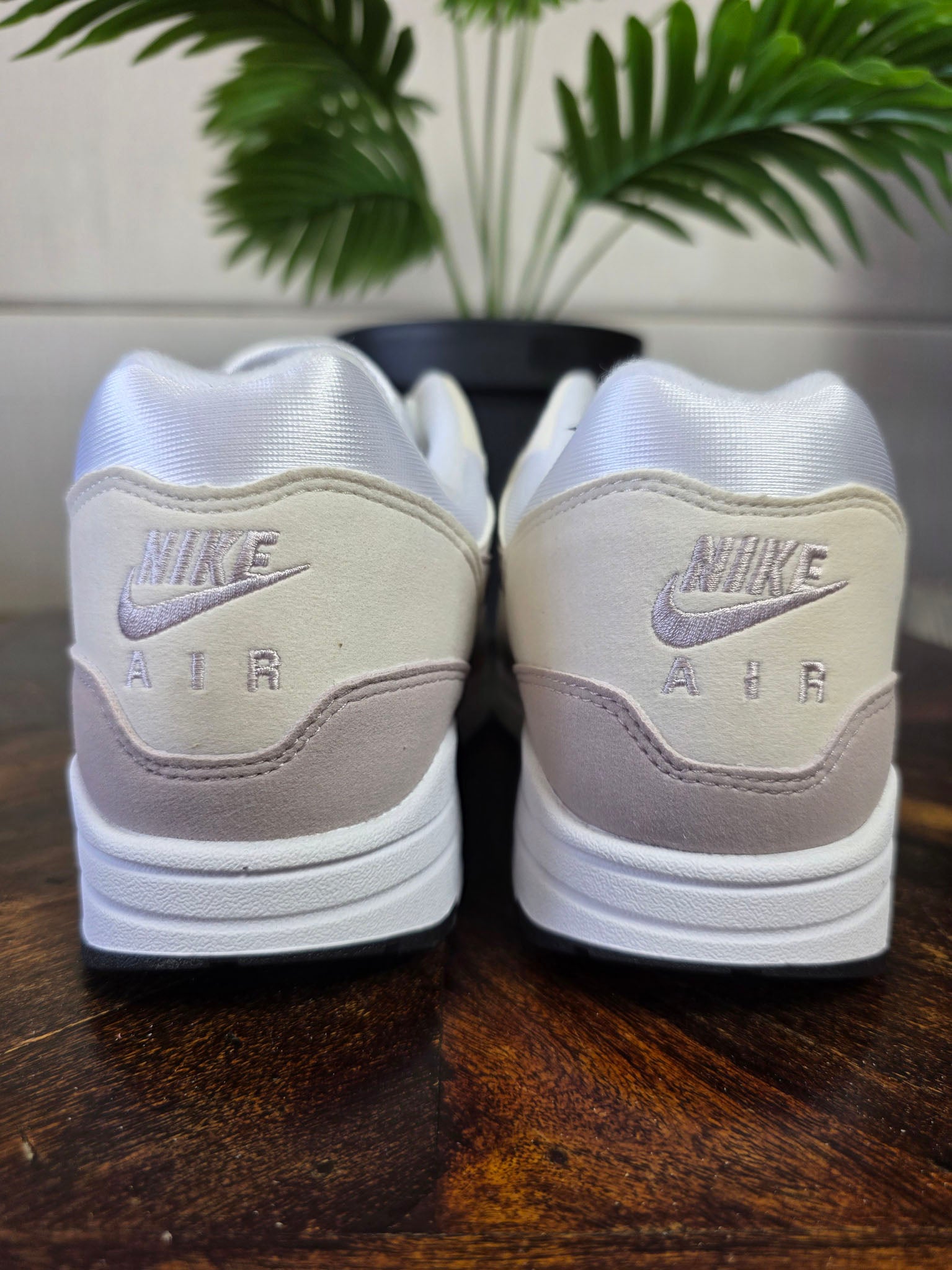 Nike Air Max 1 Platinum Violet maat 45,5