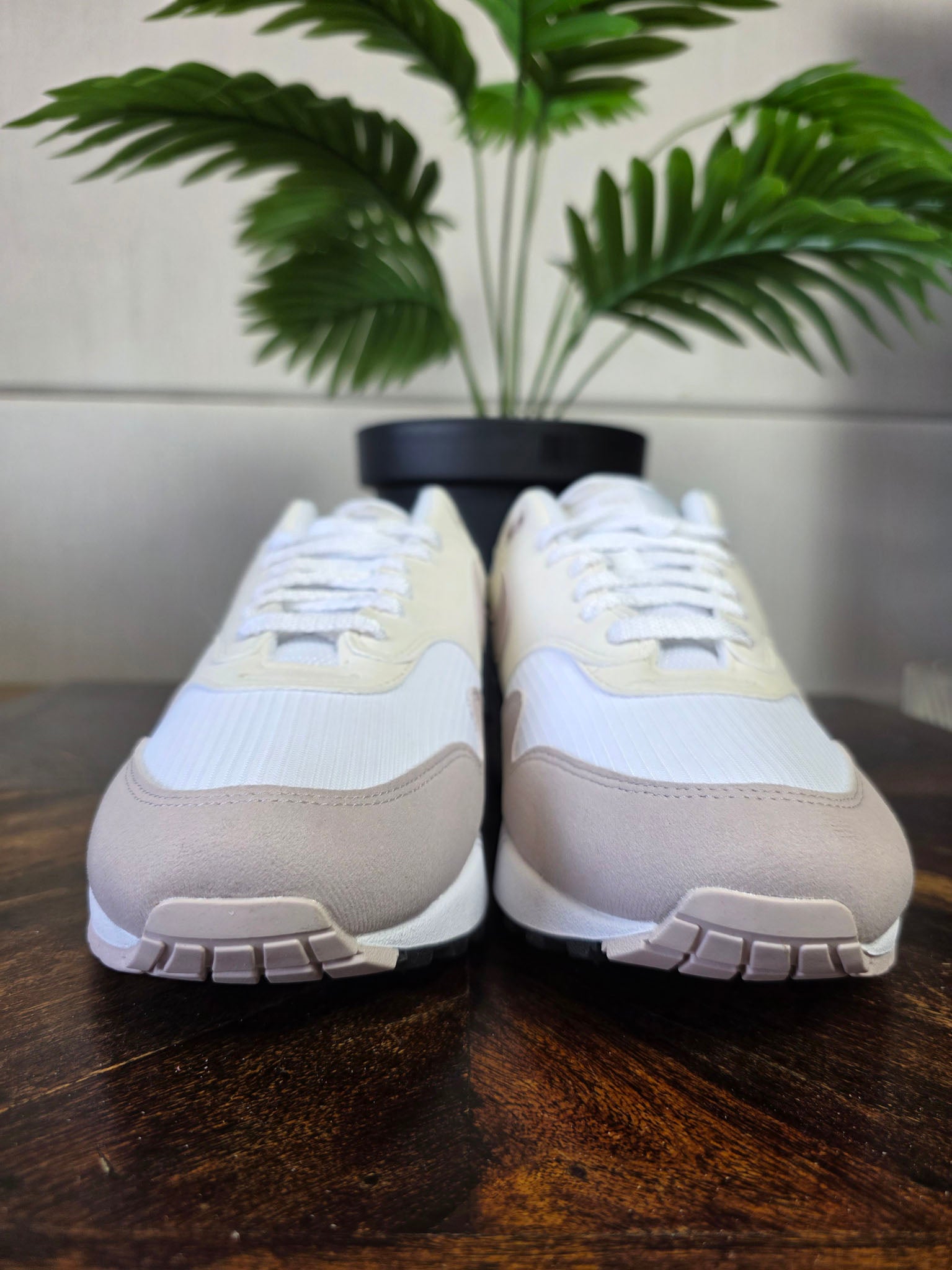 Nike Air Max 1 Platinum Violet maat 45,5