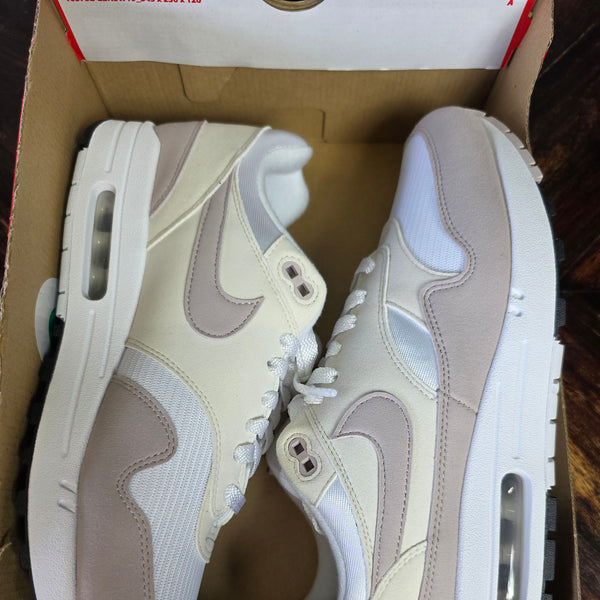 Nike Air Max 1 Platinum Violet maat 45,5