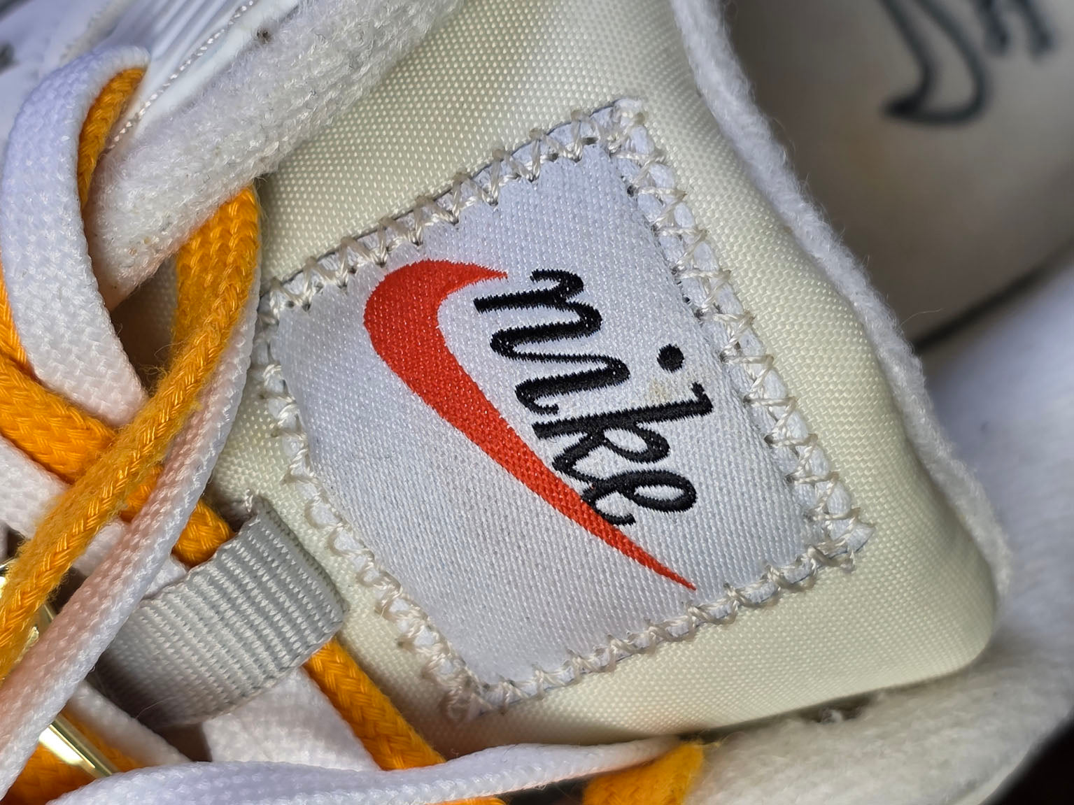 Nike Air Max 90 First Use Light Bone maat 40