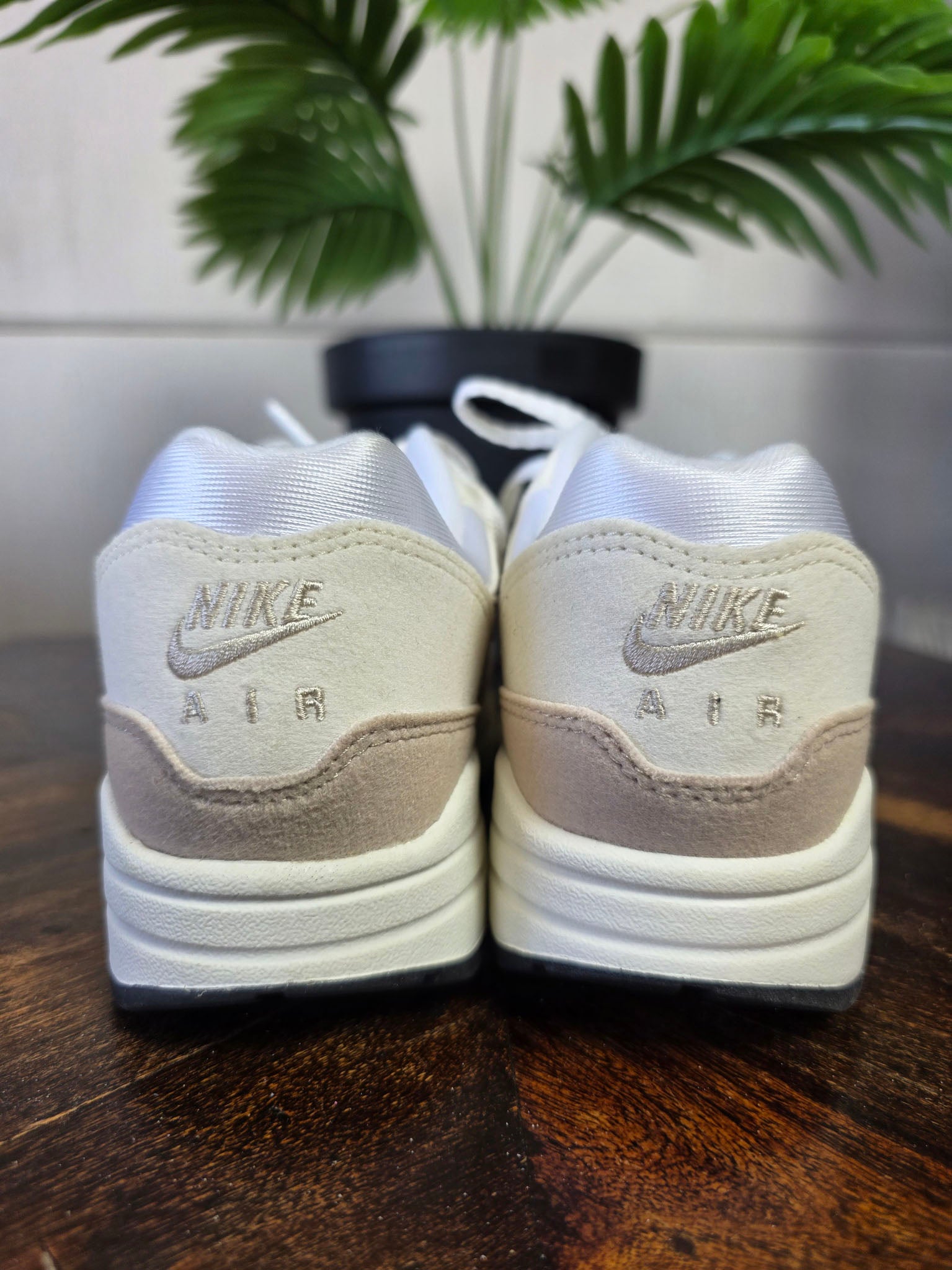 Nike Air Max 1 Pale Ivory maat 38,5