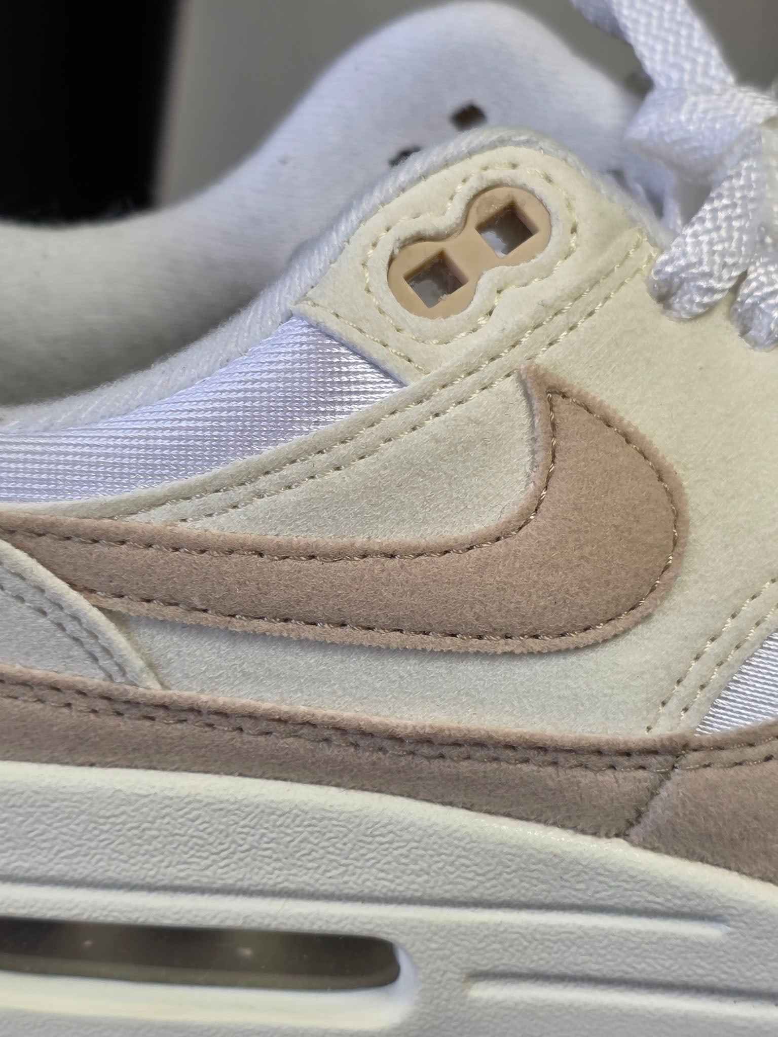 Nike Air Max 1 Pale Ivory maat 38,5