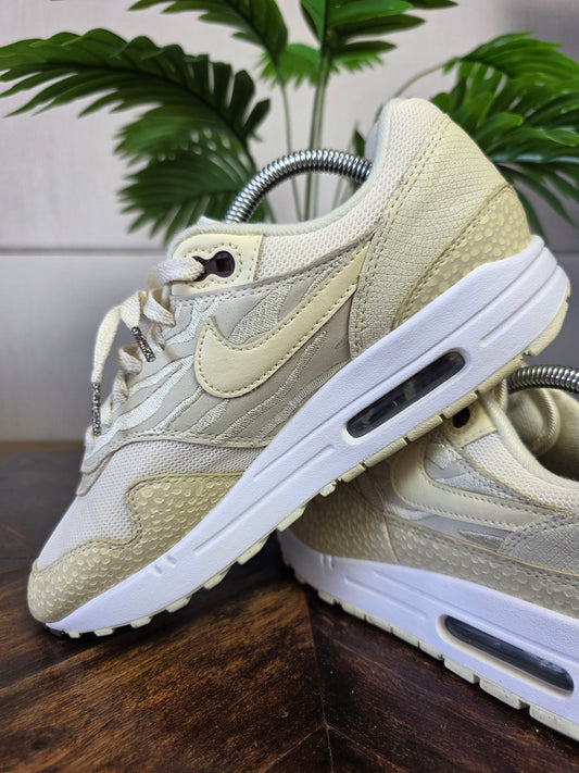 Nike Air Max 1 '87 Wmns "Coconut Milk" maat 41