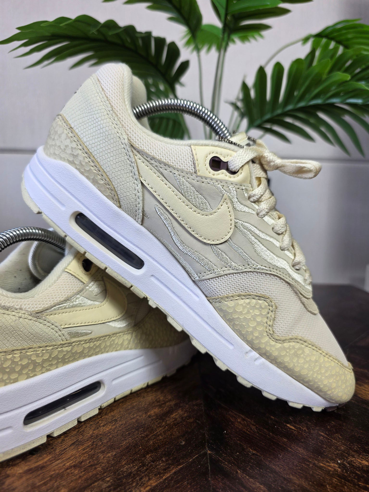 Nike Air Max 1 '87 Wmns "Coconut Milk" maat 41