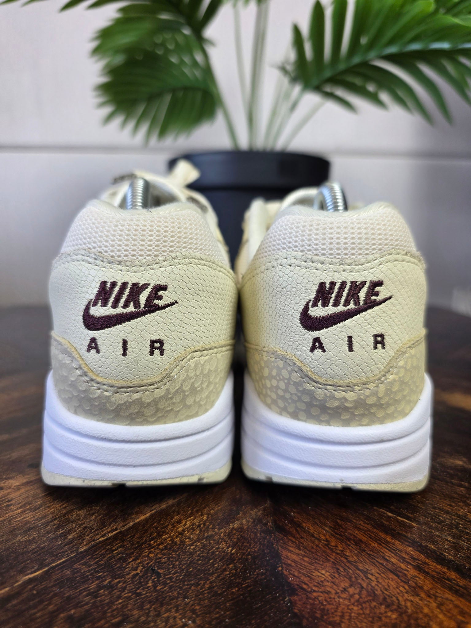 Nike Air Max 1 '87 Wmns "Coconut Milk" maat 41