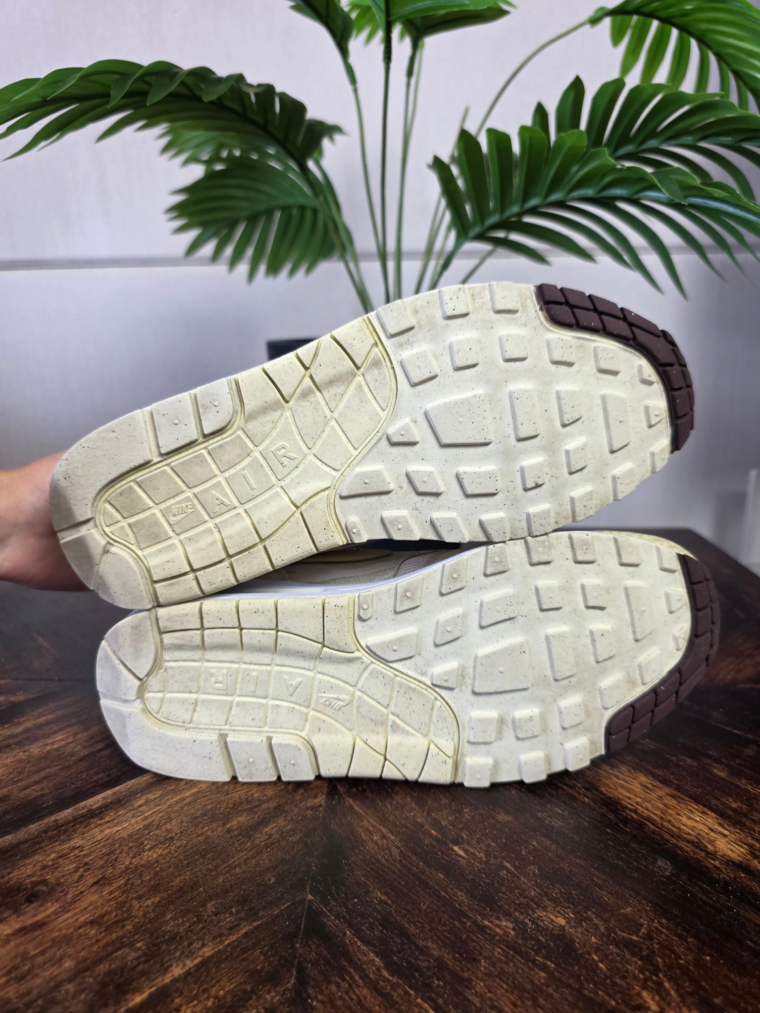 Nike Air Max 1 '87 Wmns "Coconut Milk" maat 41