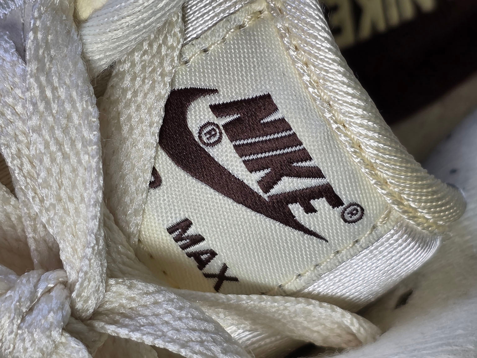 Nike Air Max 1 '87 Wmns "Coconut Milk" maat 41