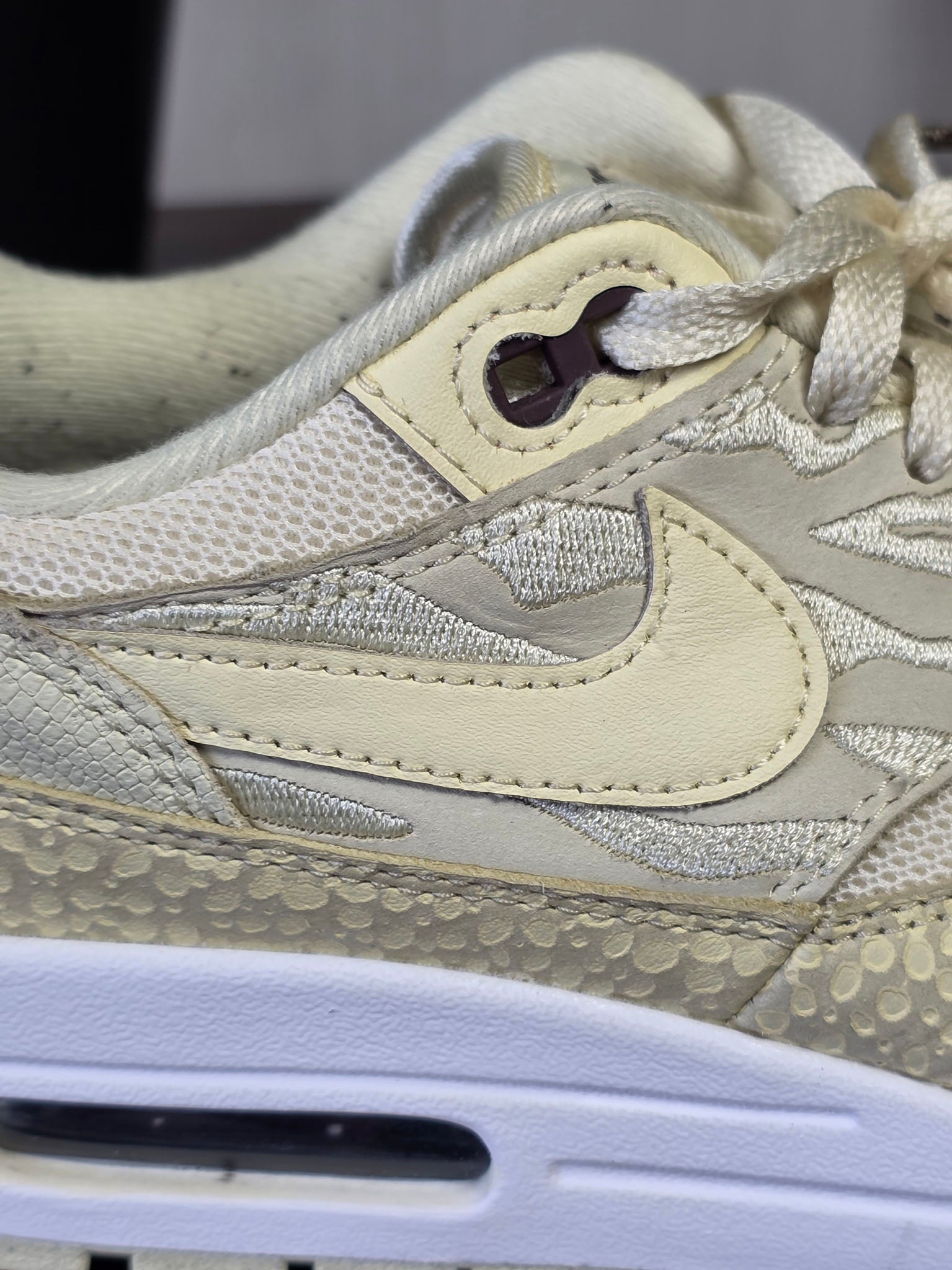 Nike Air Max 1 '87 Wmns "Coconut Milk" maat 41