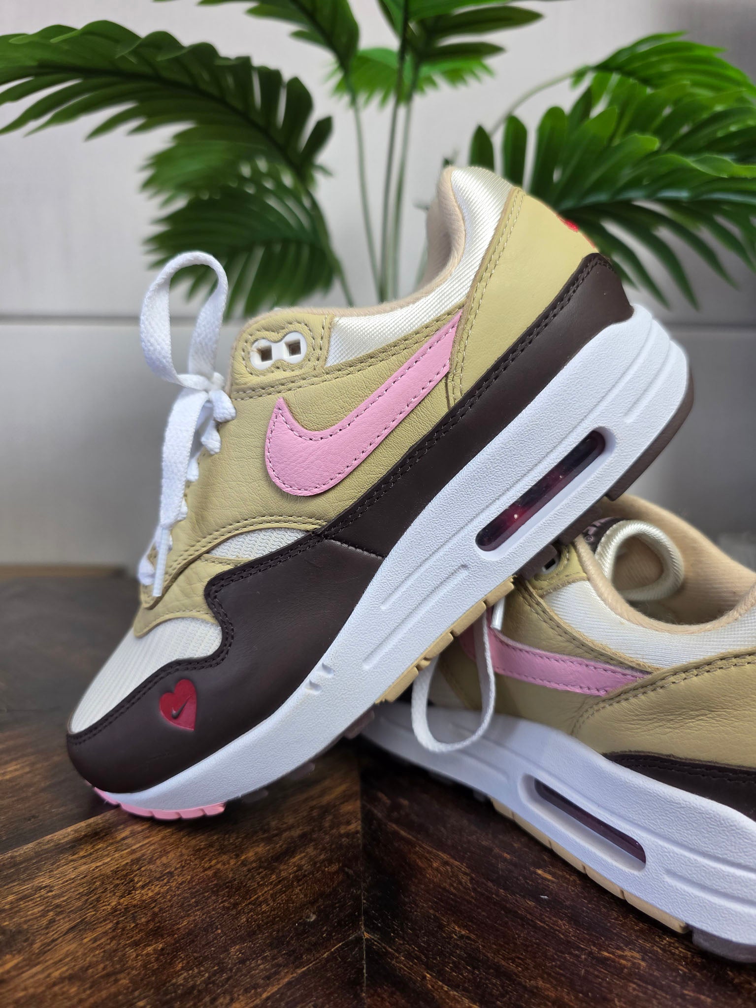 Nike Air Max 1 WMNS "Valentine's Day" maat 37,5