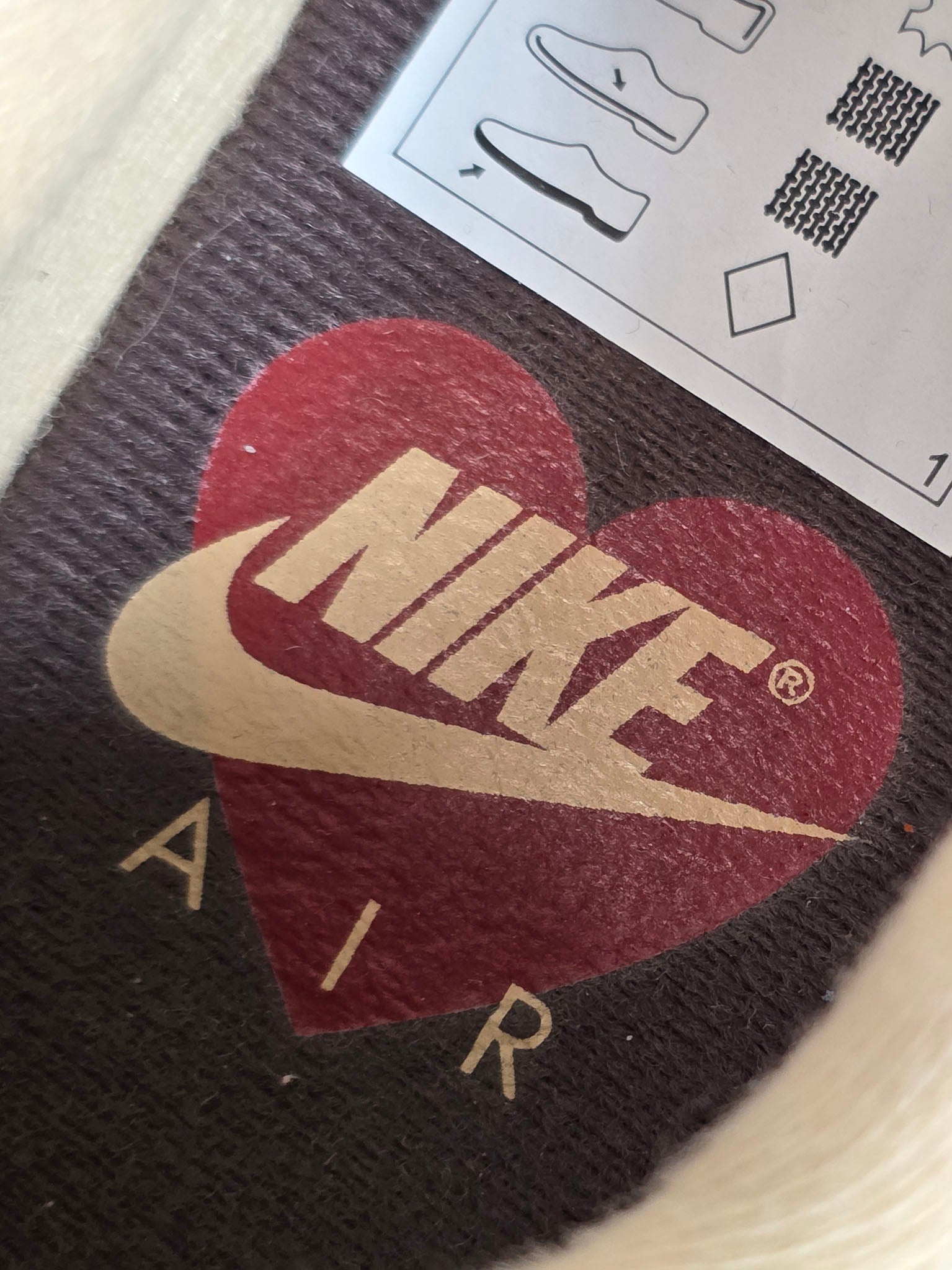 Nike Air Max 1 WMNS "Valentine's Day" maat 37,5