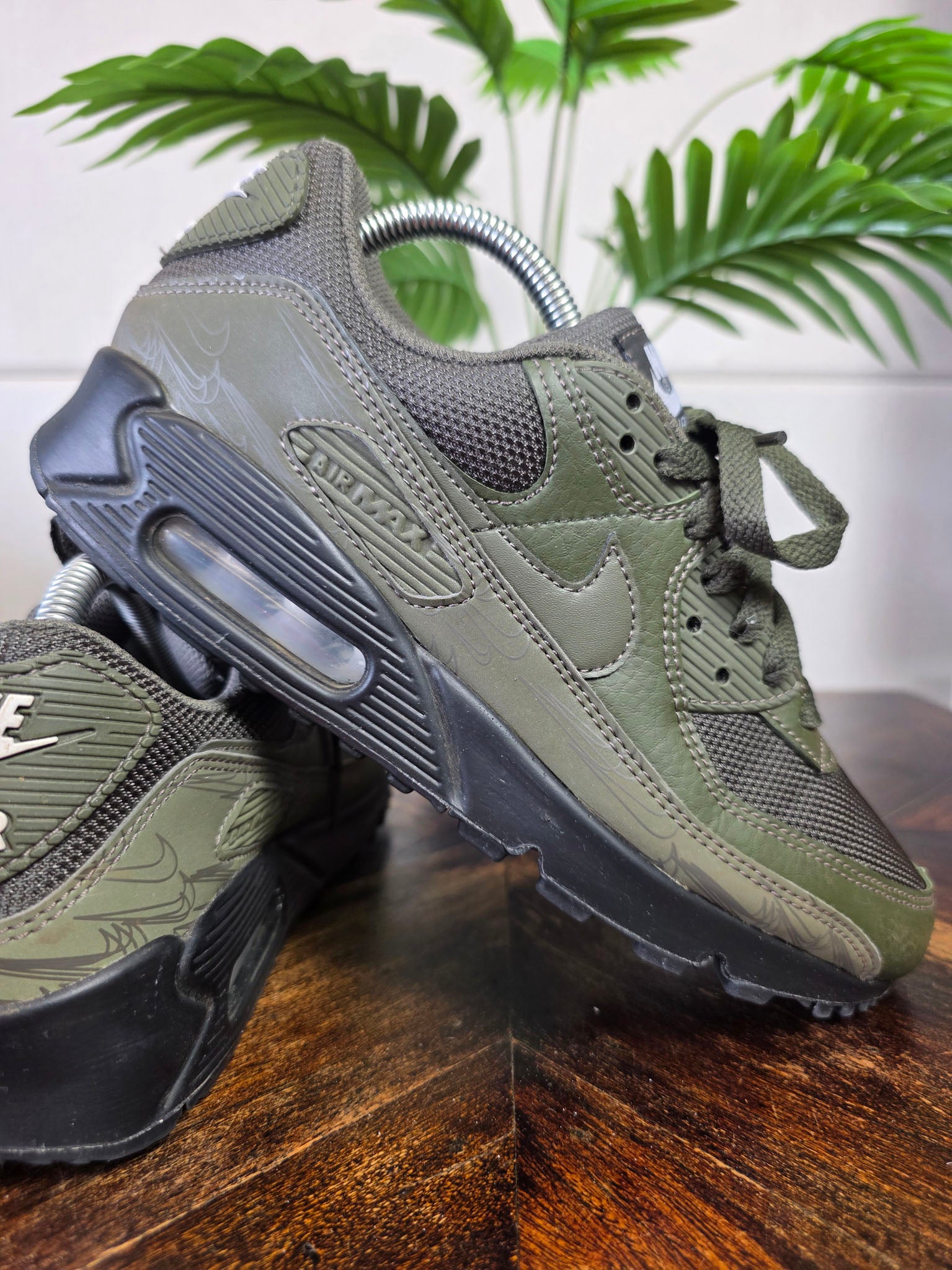 Nike Air Max 90 Reflective Olive maat 40,5