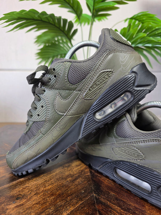 Nike Air Max 90 Reflective Olive maat 40,5