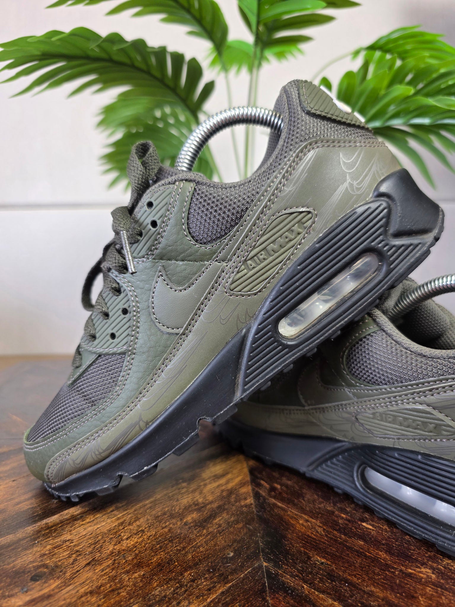 Nike Air Max 90 Reflective Olive maat 40,5