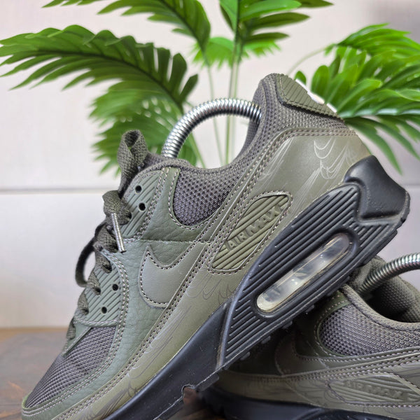 Nike Air Max 90 Reflective Olive maat 40,5
