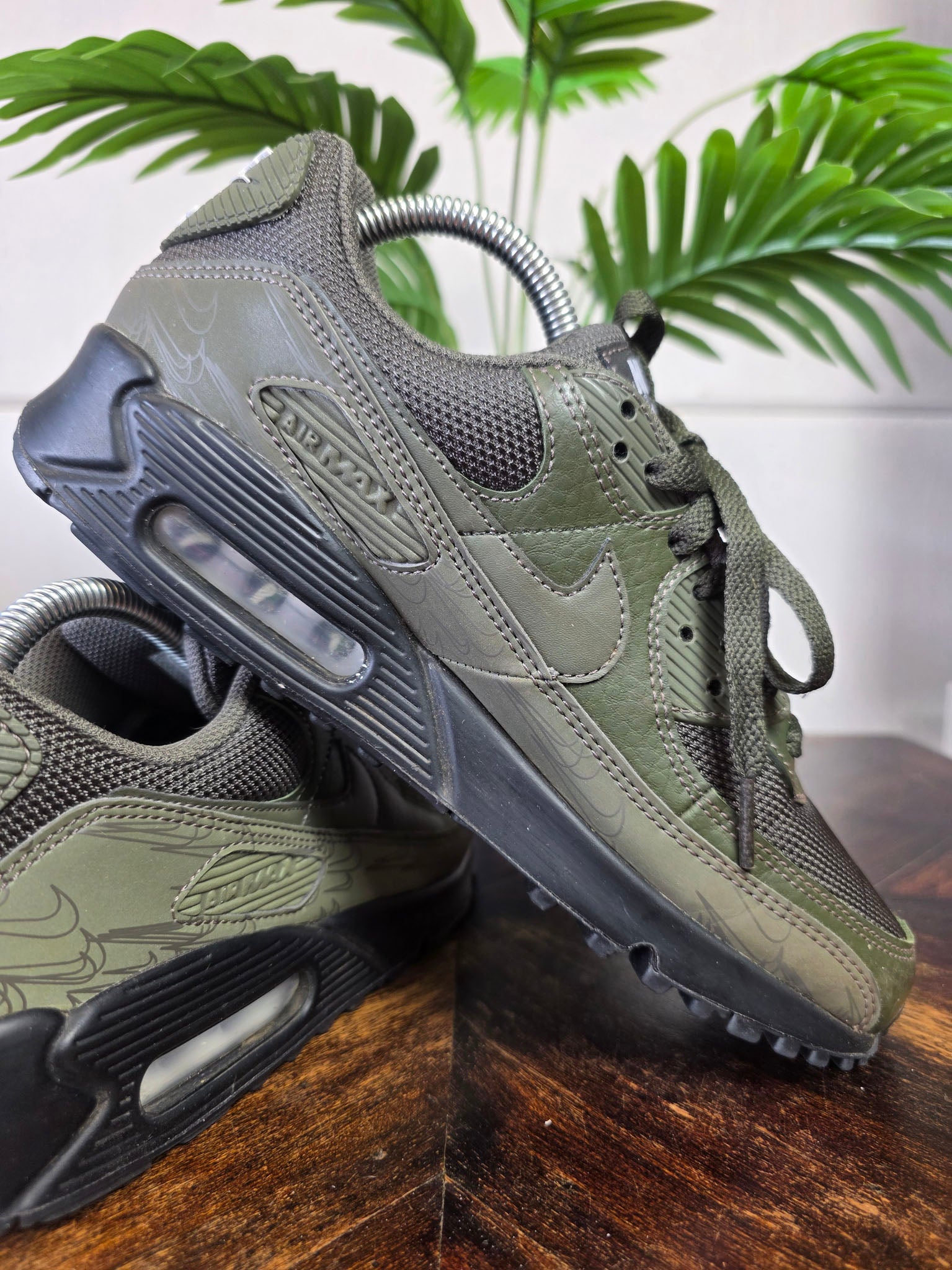 Nike Air Max 90 Reflective Olive maat 40,5